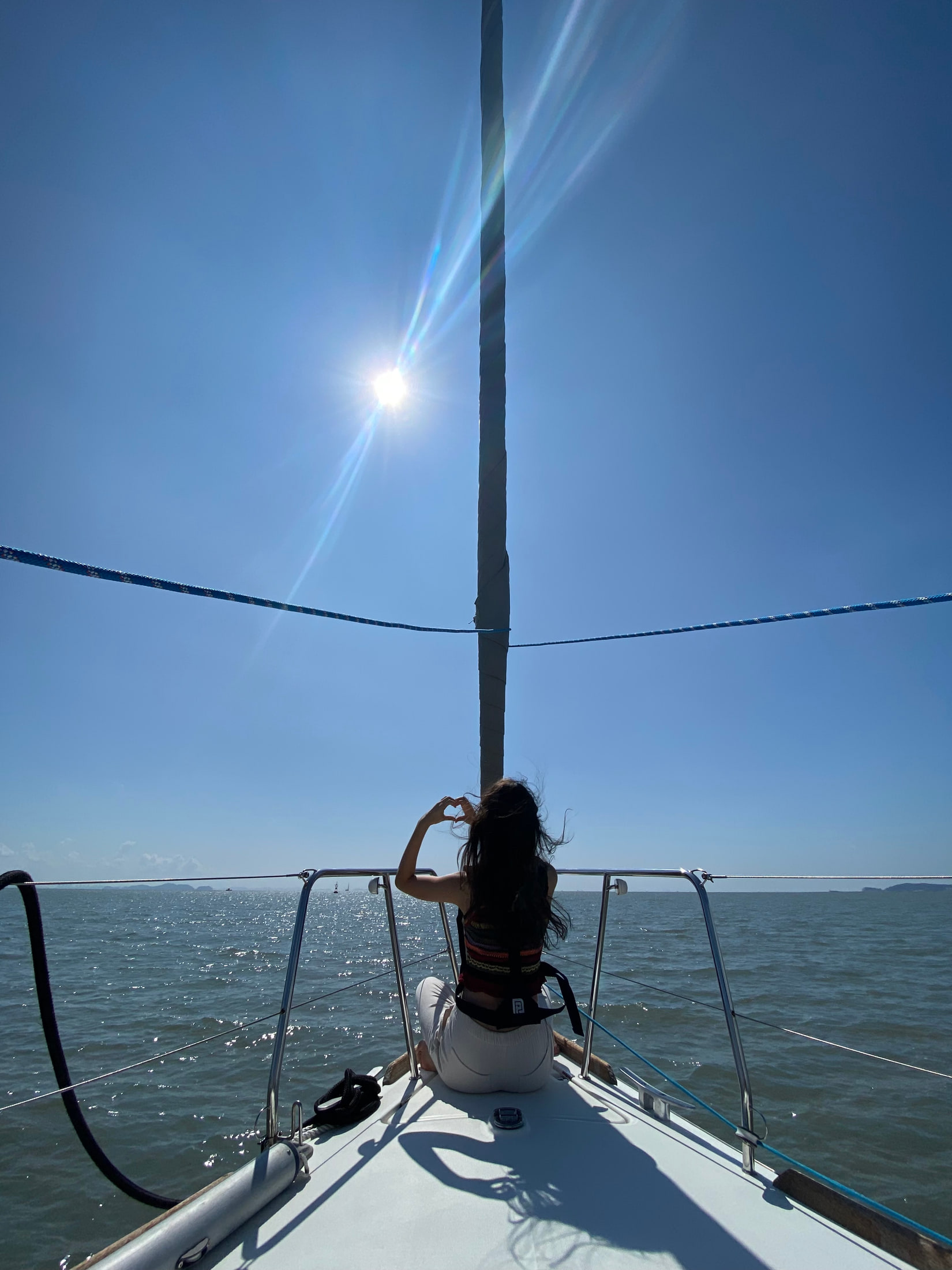 제부도 요트 위 세로 프레임으로 담은 선상 사진