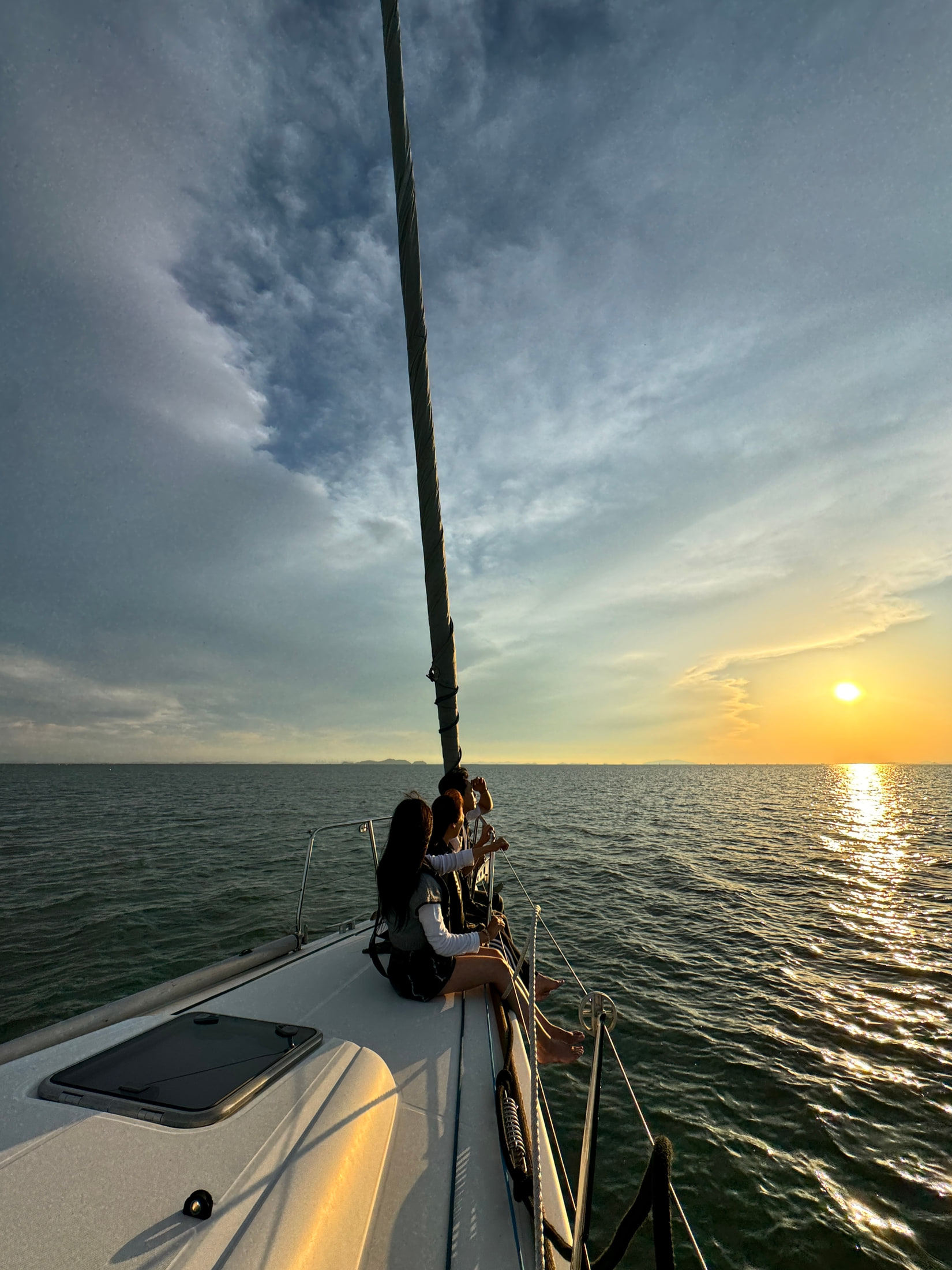 제부도 요트 데크 위에서 촬영한 선상 스냅 사진
