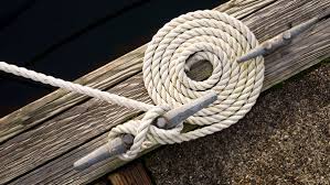 데크 위에 깔끔하게 정리된 플레미시 코일(Flemish Coil) 라인 정리